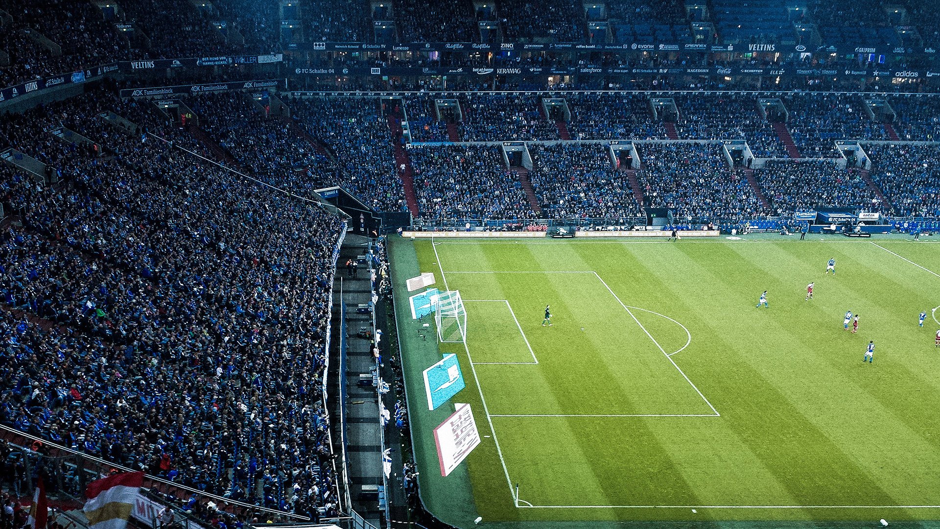 “足球+科技”双轮驱动，行业创新迈出坚实步伐，双轮驱动就是要让科技创新